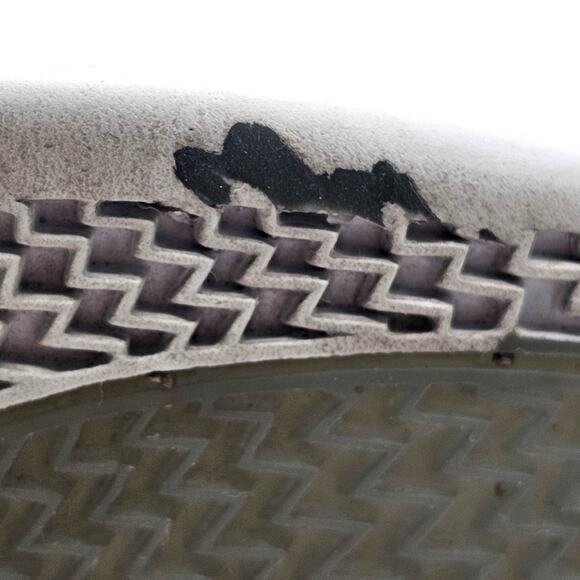 Athletic_Shoes